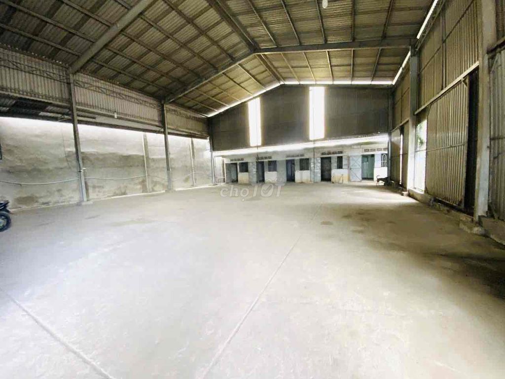 Xưởng Dĩ An 520m 20tr/tháng Đường Xe Cont