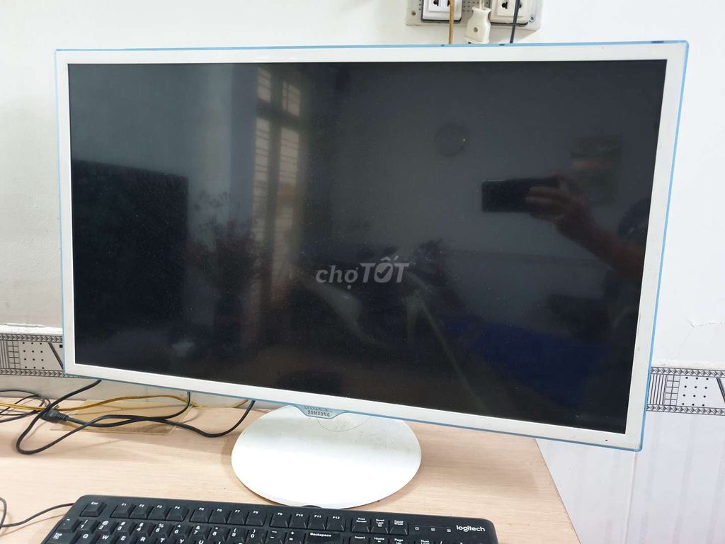 Xác màn hình 32 inch lúc lên đẹp lúc sọc vỏ đẹp99%