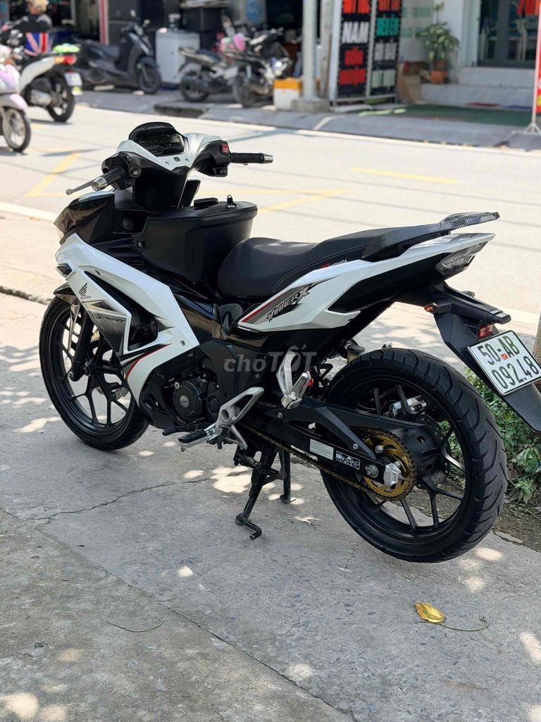 Honda Winner X 2022 Бело-черный 19 000 км