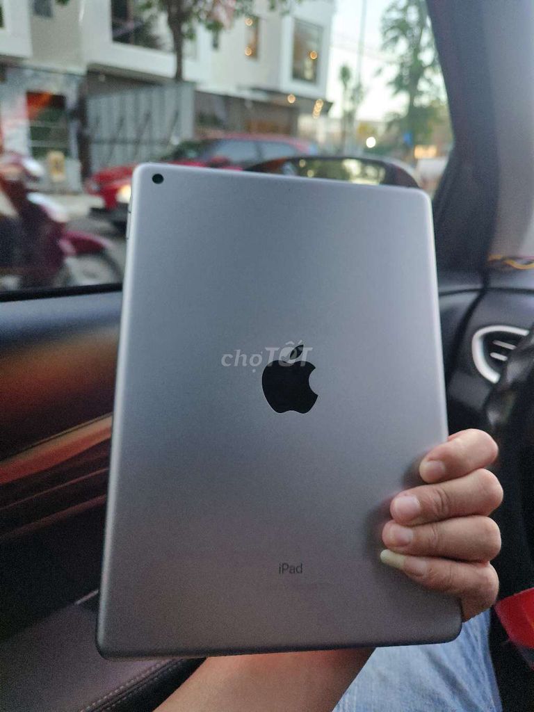 Apple iPad Gen 6 Xám. Mua bán Máy tính bảng tại Thành phố Buôn Ma Thuột Đắk Lắk được đăng bởi Viết Nam hình 1