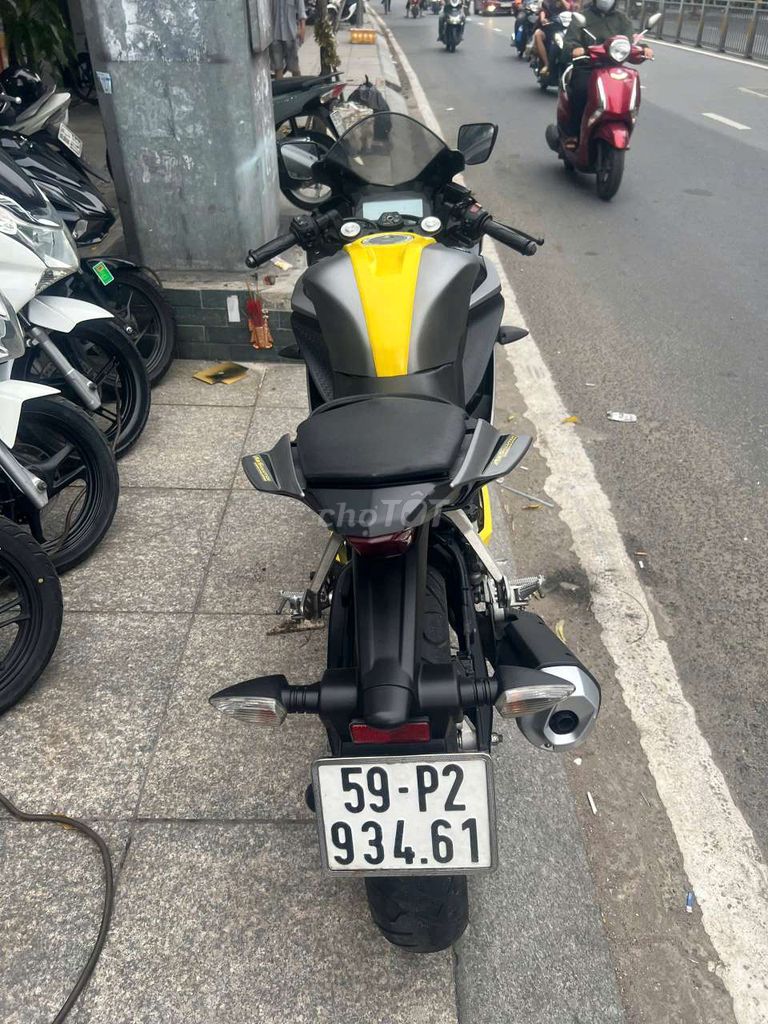 Yamaha r15 v3 150 2020 mới 90% Bstp chính chủ. Mua bán Xe máy tại Quận Tân Phú Tp Hồ Chí Minh được đăng bởi Tuanduy hình 3
