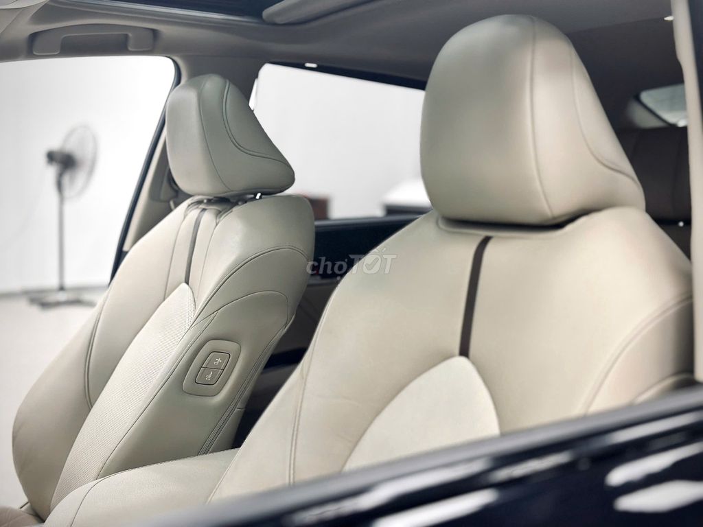 Toyota Camry 2.5Q Model 2022 siêu cọp. Mua bán Ô tô tại Quận 11 Tp Hồ Chí Minh được đăng bởi Kim Ngân Xe Lướt hình 9