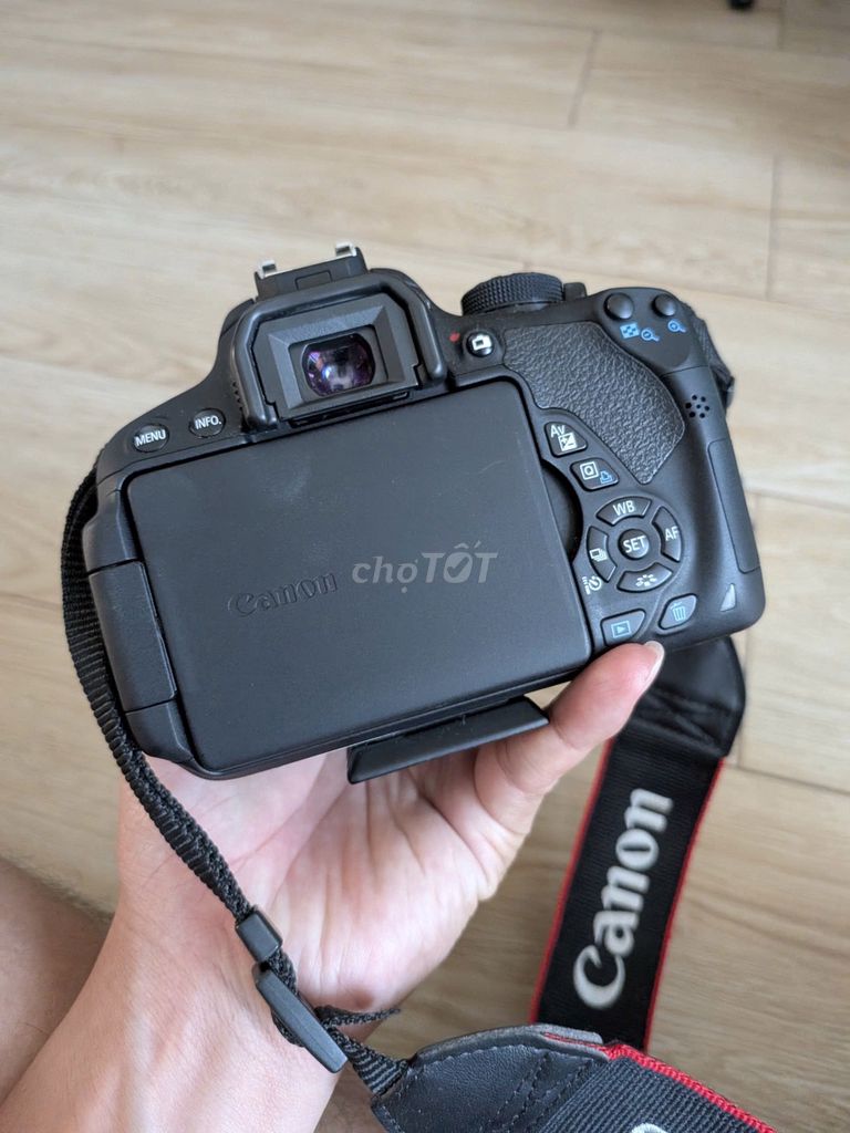 Máy ảnh Canon EOS 700D Đen. Mua bán Máy ảnh, Máy quay tại Thị xã Điện Bàn Quảng Nam được đăng bởi Hương Giang Huỳnh T hình 1