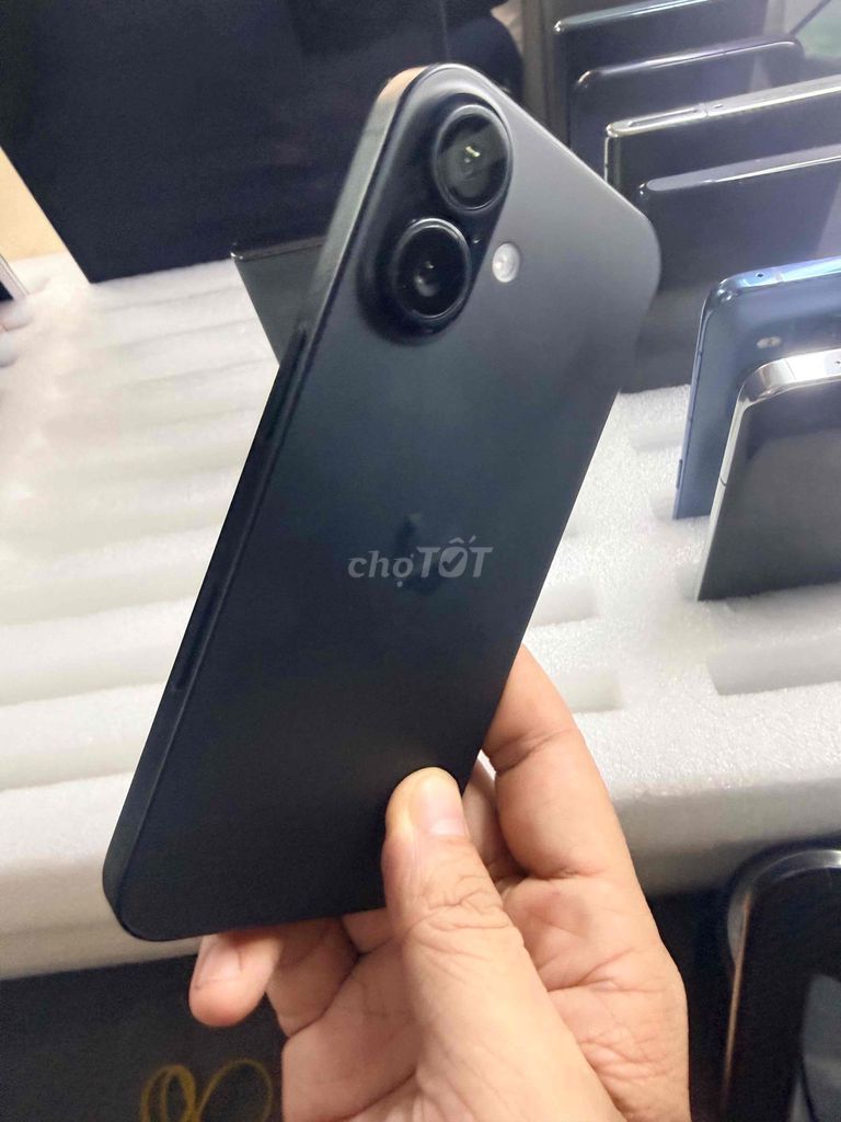 iPhone 16 Đen 128GB đã  , cnc 2 vật lí ( lock ). Mua bán Điện thoại tại Quận Tân Bình Tp Hồ Chí Minh được đăng bởi MrA Store hình 1