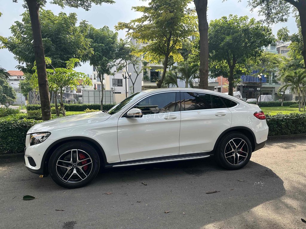 Bán GLC 300 Coupe Thể thao. Mua bán Ô tô tại Quận Gò Vấp Tp Hồ Chí Minh được đăng bởi Lanh Tran hình 2