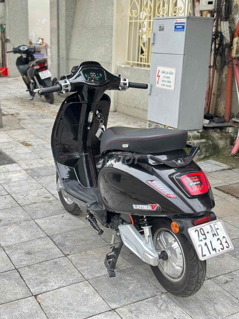 Электроскутер Vespa Latina V 2026