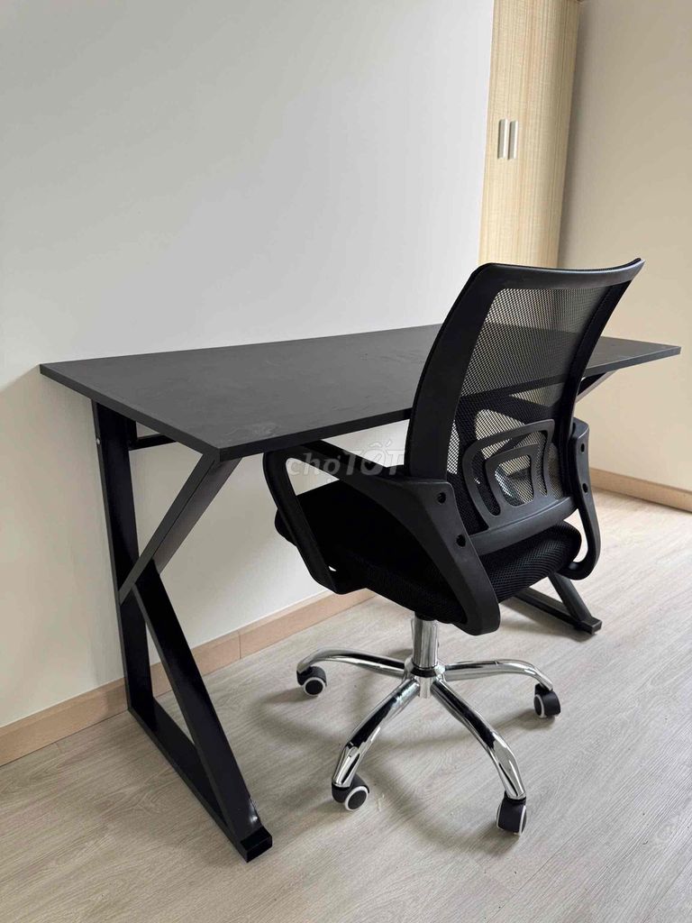 BỘ BÀN DÀI 1M2 VÀ GHẾ CHỈ 850k. Mua bán Bàn ghế tại Quận 12 Tp Hồ Chí Minh được đăng bởi Nguyễn Minh Khoa hình 1