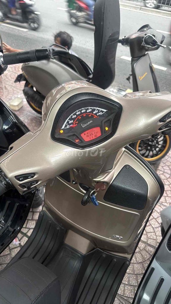 Vespa GTS 150 nâu đồng đèn Led chính chủ. Mua bán Xe máy tại Quận Phú Nhuận Tp Hồ Chí Minh được đăng bởi VESPA Piaggio Quốc Vương  hình 7