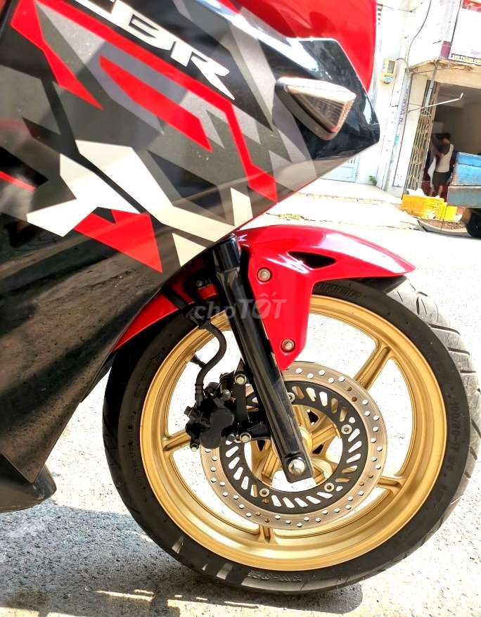 HONDA CBR 150R NHẬP THÁI 2017 - CHÍNH CHỦ 60B6 GL. Mua bán Xe máy tại Quận Tân Bình Tp Hồ Chí Minh được đăng bởi Mr Siro hình 5