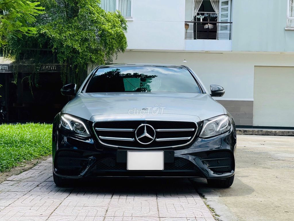 Mercedes E300 AMG 2020 siêu lướt 18000 km cực hiếm