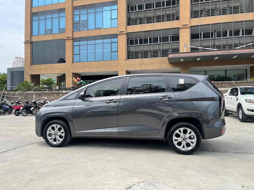 Hyundai Stargazer Xám 7 chỗ 42369 km