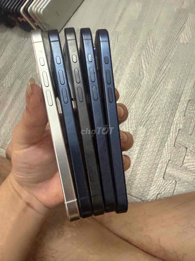 iPhone 15 Pro 128GB Nhiều màu. Mua bán Điện thoại tại Quận Đống Đa Hà Nội được đăng bởi Akiraphan hình 1