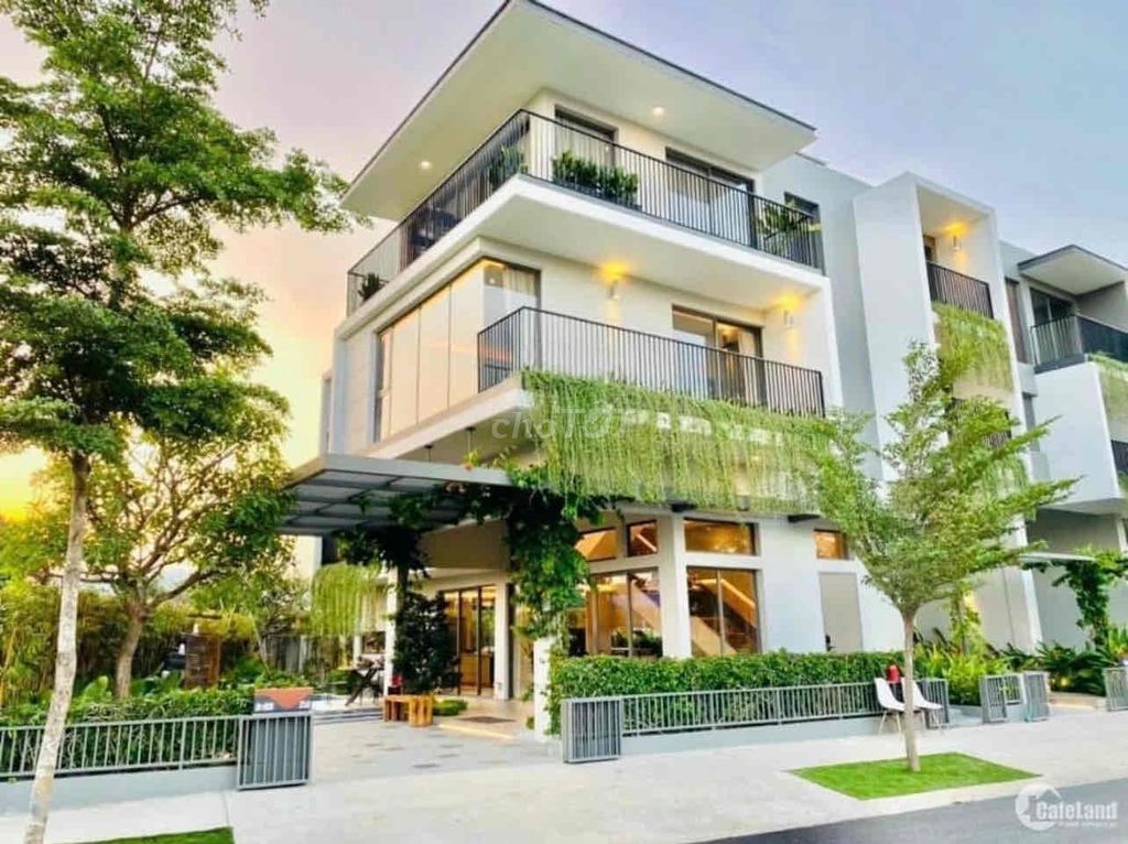 Bán nhà 4 tầng mặt tiền đường - 105m2 - 4 tầng - Giá 6,65 tỷ