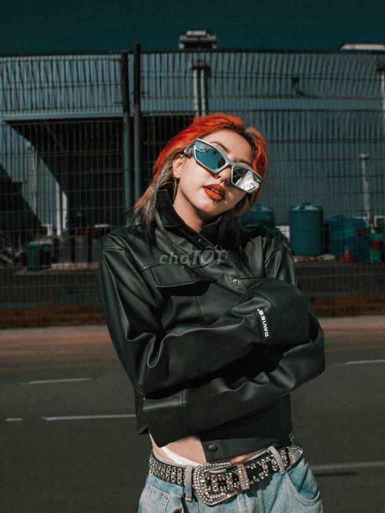 Áo khoác nữ DAVIES Croptop Da Đen L. Mua bán Quần áo tại Thành phố Thủ Đức Tp Hồ Chí Minh được đăng bởi Linh Nguyễn hình 1