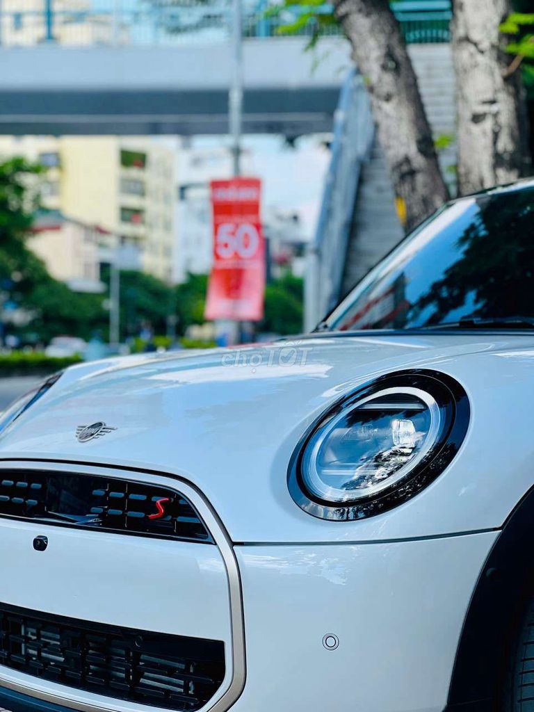 Mini Cooper S 5 Door, thơm mùi mới, đi đúng 143 km. Mua bán Ô tô tại Quận Long Biên Hà Nội được đăng bởi Long Biên Cars hình 7
