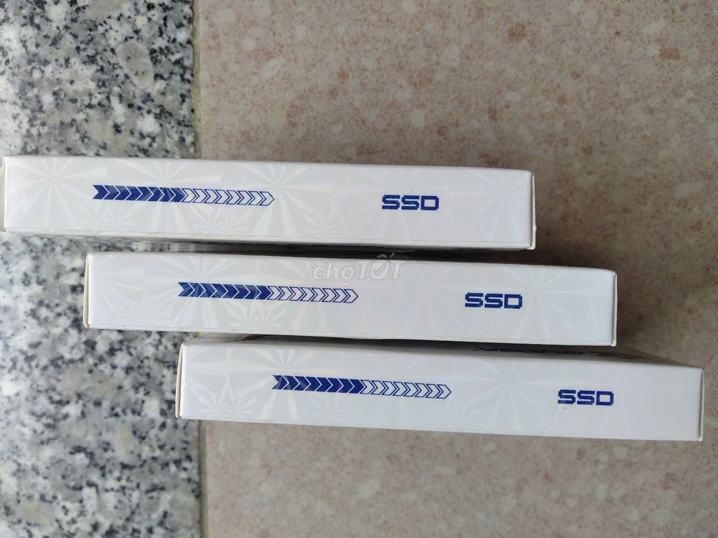 Dư vài cái ssd 128g new nguyên seal chưa khui