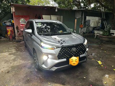 Toyota Veloz Cross 2023 7 chỗ Bạc