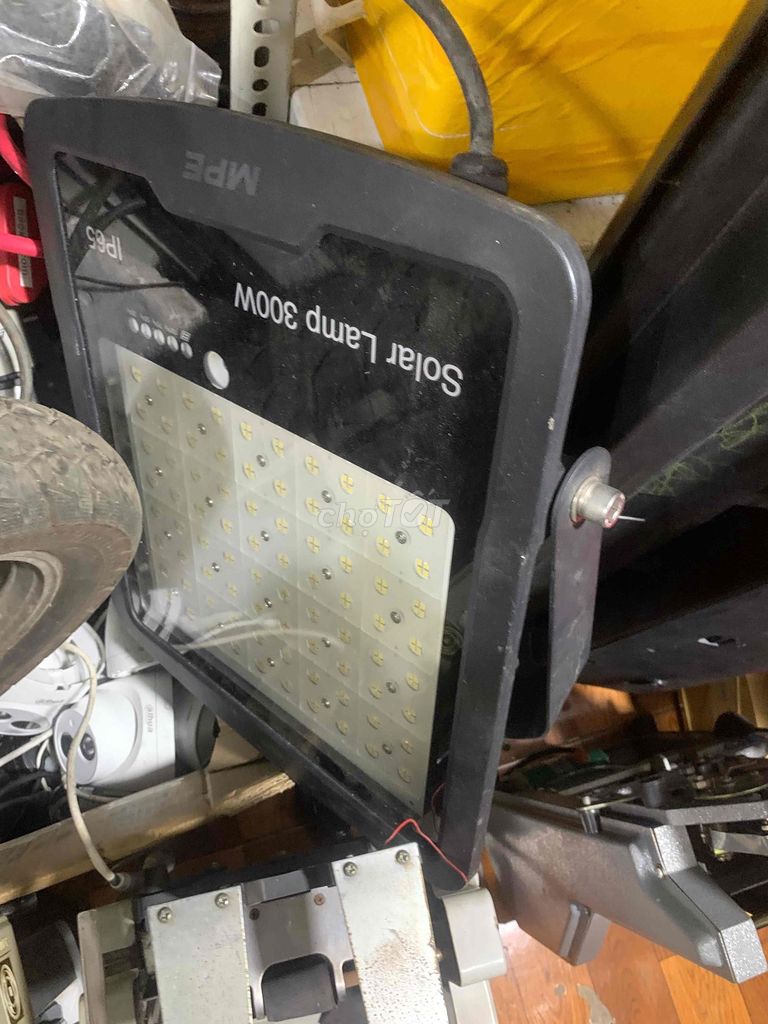 Đèn năng lượng mặt trời MPE 300W Đen. Mua bán Đèn tại Quận Gò Vấp Tp Hồ Chí Minh được đăng bởi Bảo Như Nk hình 1