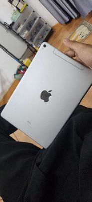 Ipad pro 9.7 đời 2016 bản 32 gb có 4g cho ae xem. Mua bán Máy tính bảng tại Thành phố Thuận An Bình Dương được đăng bởi Nam Tran