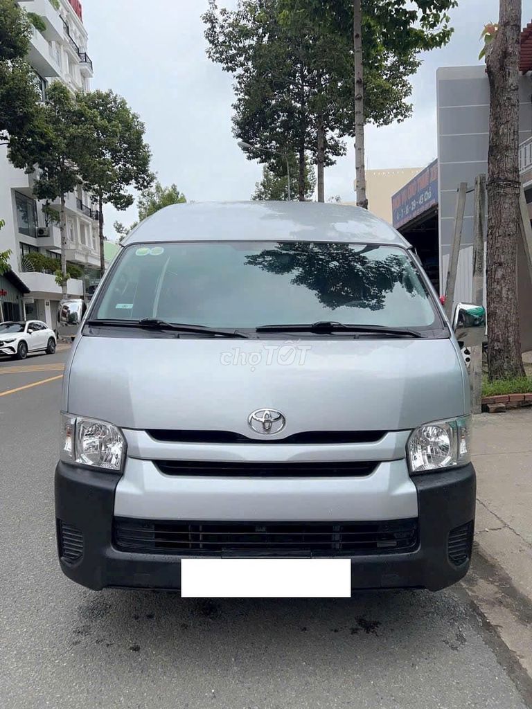 Toyota Hiace 16 chỗ 2017 xám bạc số sàn đẹp. Mua bán Ô tô tại Quận Gò Vấp Tp Hồ Chí Minh được đăng bởi Quang hình 3