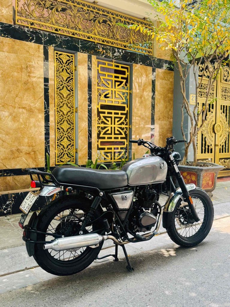Brixton BX 150 Silver FI, морская столица, пожар, красивый автомобиль