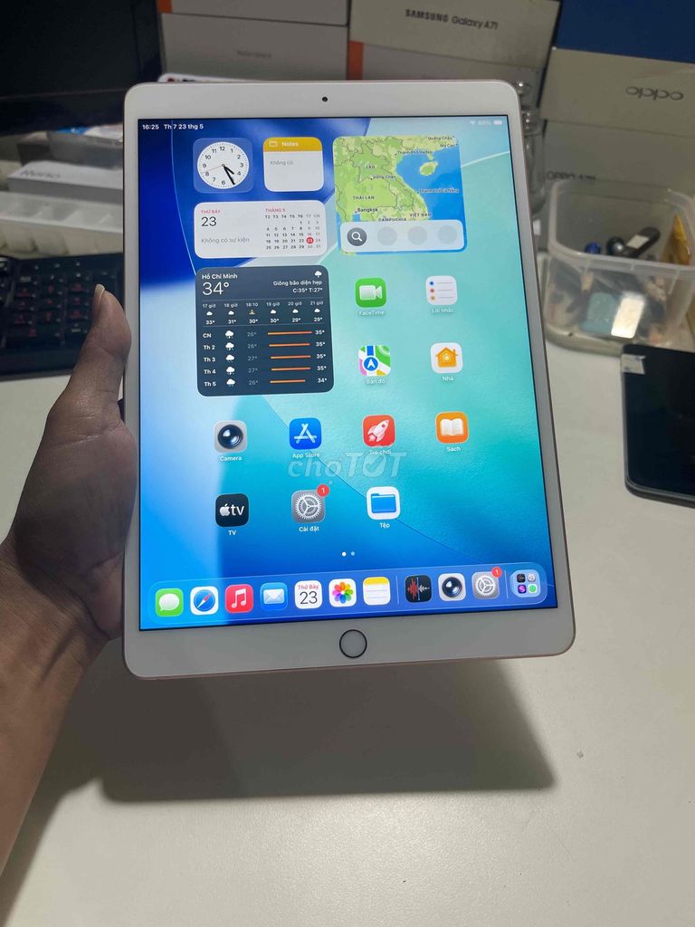 ipad Air 3   Chuẩn Zin đẹp full  PIN trâu 9x. Mua bán Máy tính bảng tại Thành phố Buôn Ma Thuột Đắk Lắk được đăng bởi TÁO KHUYẾT  BAN MÊ THUỘT hình 1