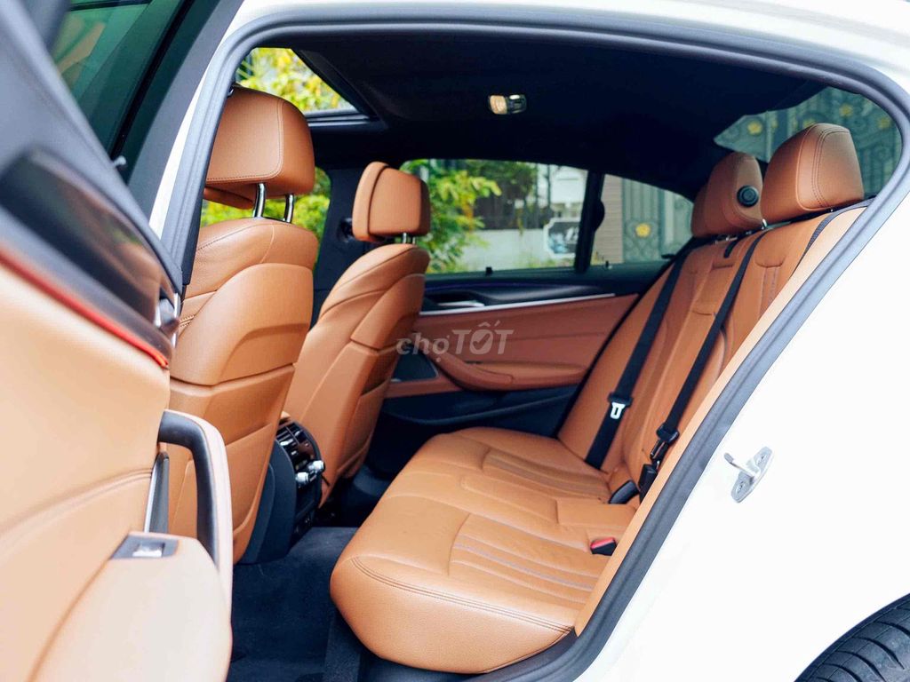 BMW_520i_MSport Model 2023 Bao Bank 90%. Mua bán Ô tô tại Quận 7 Tp Hồ Chí Minh được đăng bởi PHÁT ĐẠT LUXURY CAR hình 7