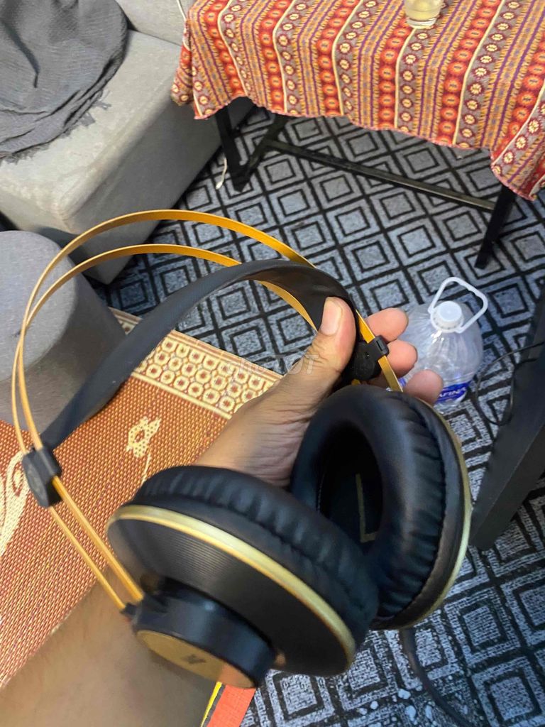 Tai nghe AKG K92 Đen, Vàng. Mua bán Tivi, Âm thanh tại Quận Đống Đa Hà Nội được đăng bởi Kim hình 1