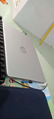 Kẹt tiền cần bán laptop HP  I5 gen 10 giá 5tr8