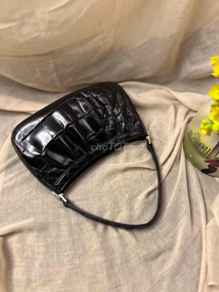 Túi đeo vai Nữ Da cá sấu Đen 21x15x5cm. Mua bán Túi xách tại Thành phố Thuận An Bình Dương được đăng bởi Si 2hand  hình 1