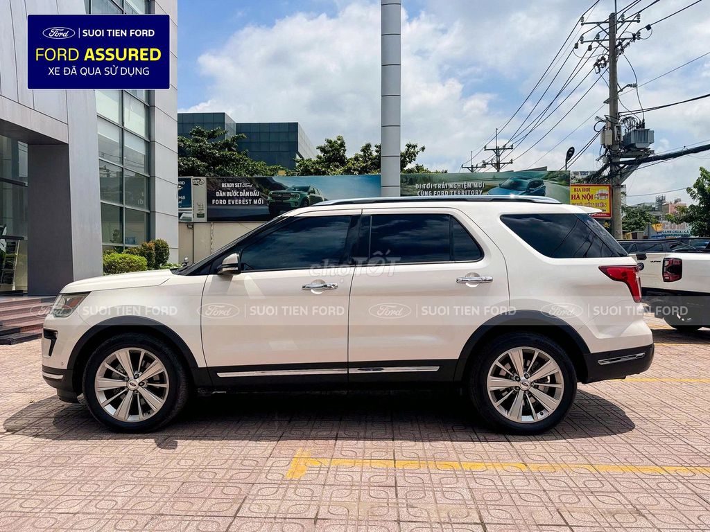 Ford Explorer 2019 белый, с пробегом