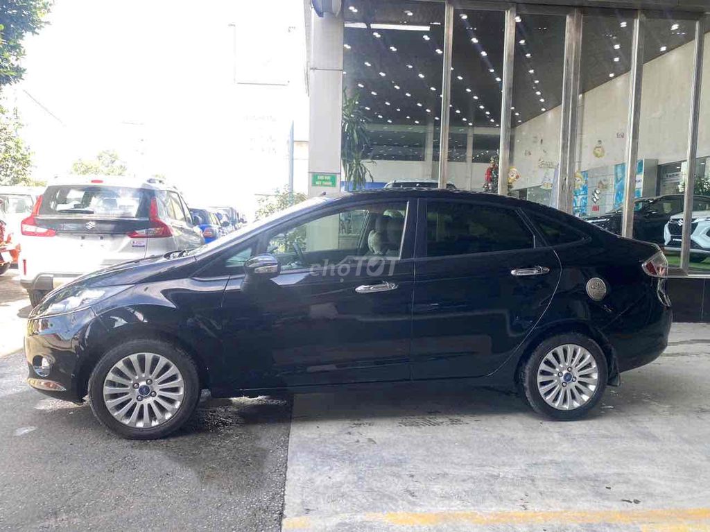 Ford Fiesta 2013 1.6 AT Hatchback - 42000 km. Mua bán Ô tô tại Thành phố Thuận An Bình Dương được đăng bởi Bùi Hoàng Bảo Anh hình 2