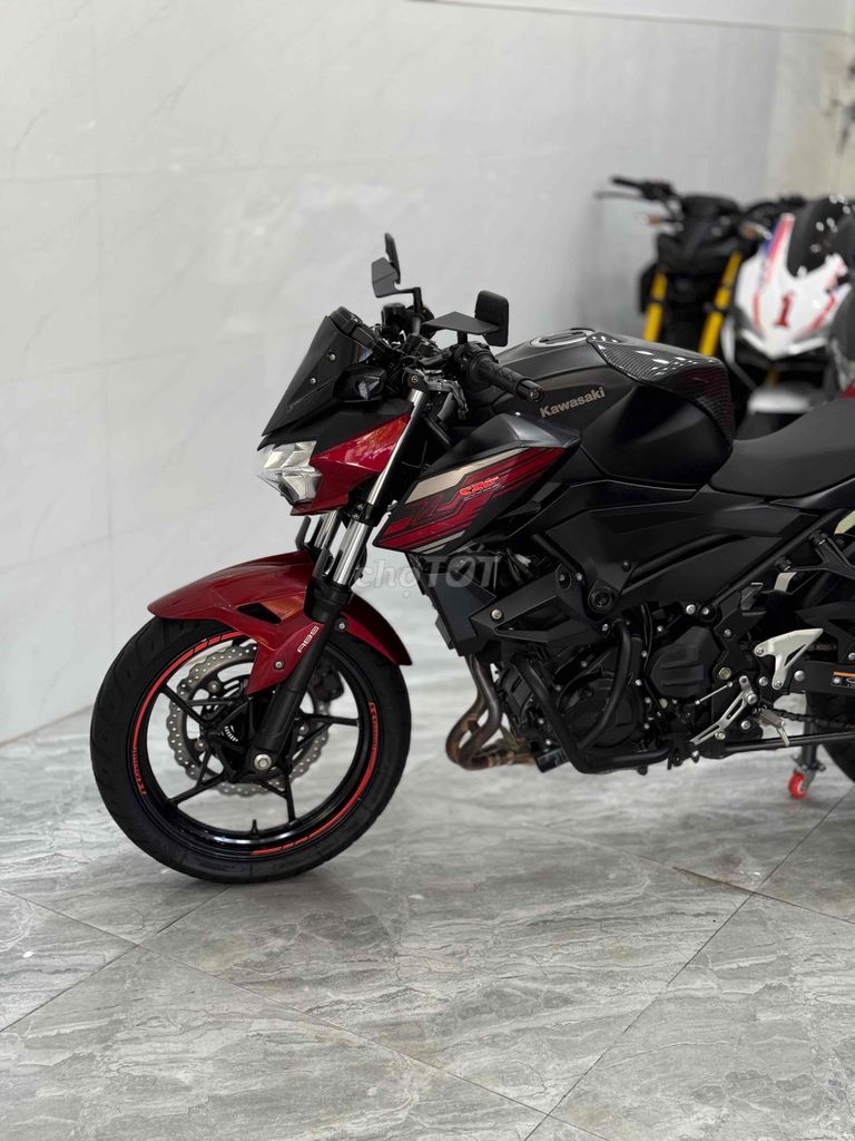 Kawasaki Z400 ABS 10.000 km như mới
