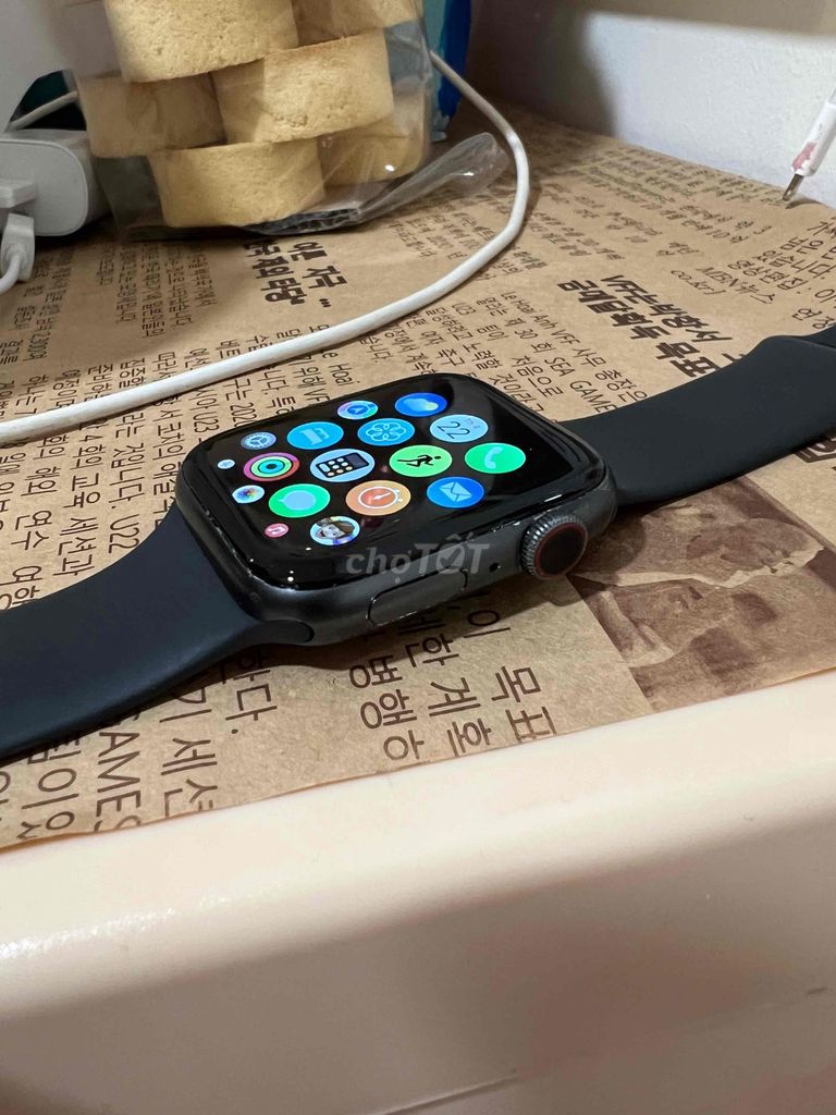 Bán Apple Watch Series 4 44Mm LTE mới 96%