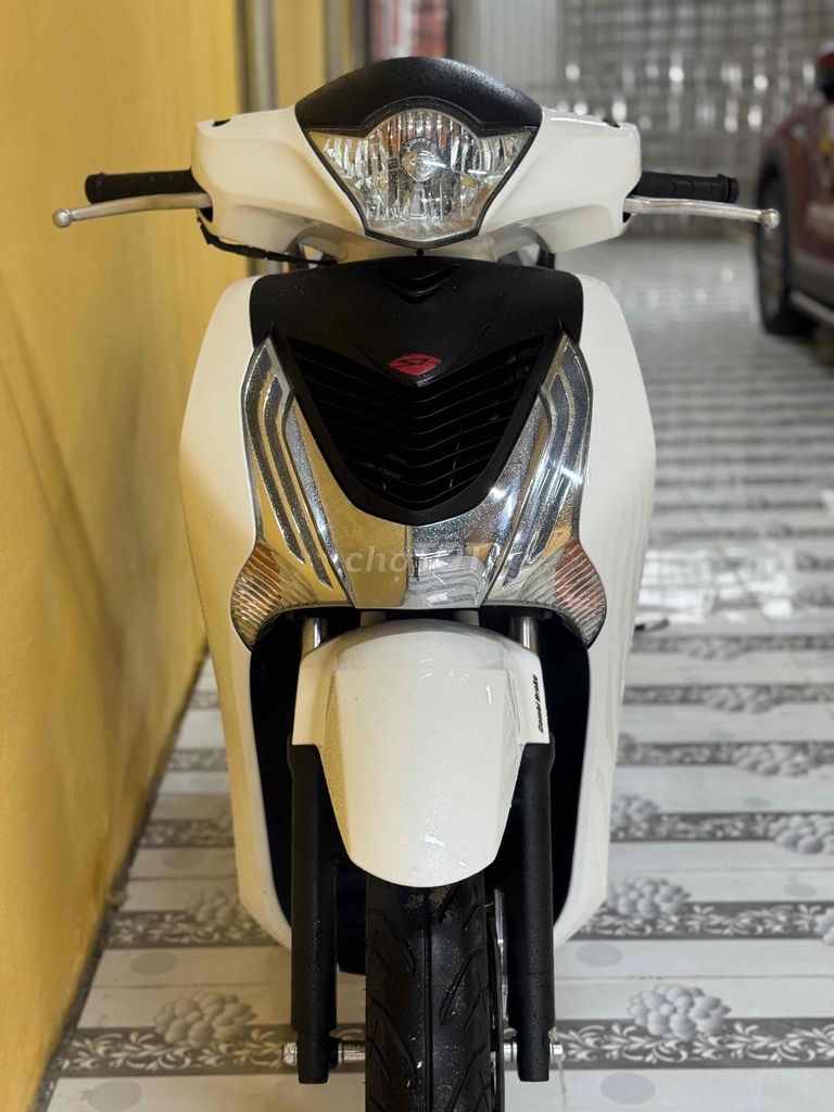 SH 125 khoá ga 2016 trắng đen mới keng 43F1-281.35. Mua bán Xe máy tại Quận Sơn Trà Đà Nẵng được đăng bởi Minh Dũng bán trả góp 136 vân đồn  hình 3
