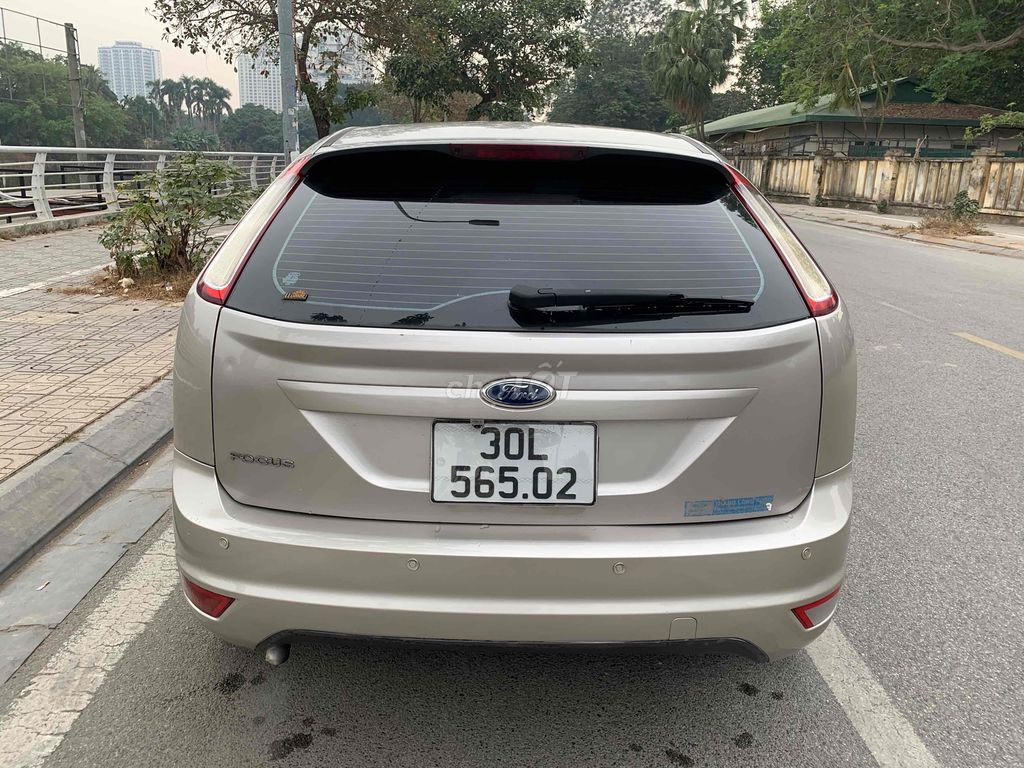 Ford Focus 2011 tự động còn rất mới