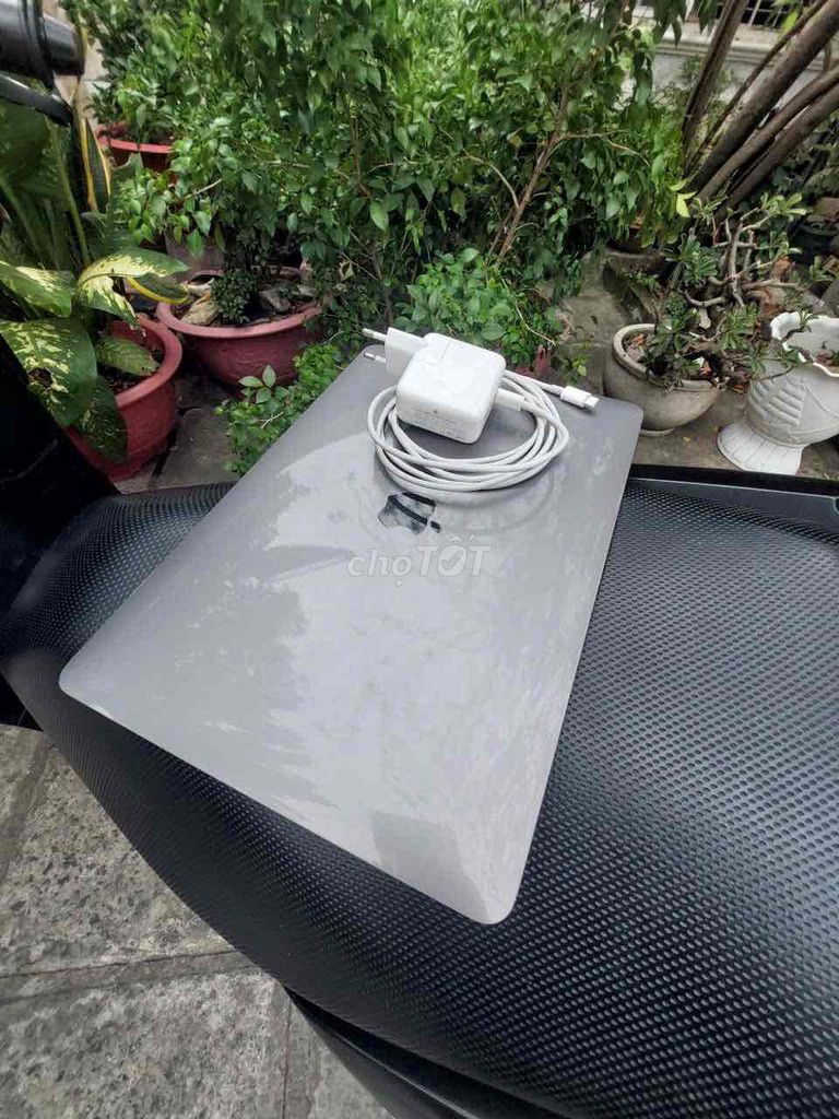 Apple MacBook Air M1 8G/256G Xám. Mua bán Laptop tại Quận 7 Tp Hồ Chí Minh được đăng bởi Ngọc Bích hình 1