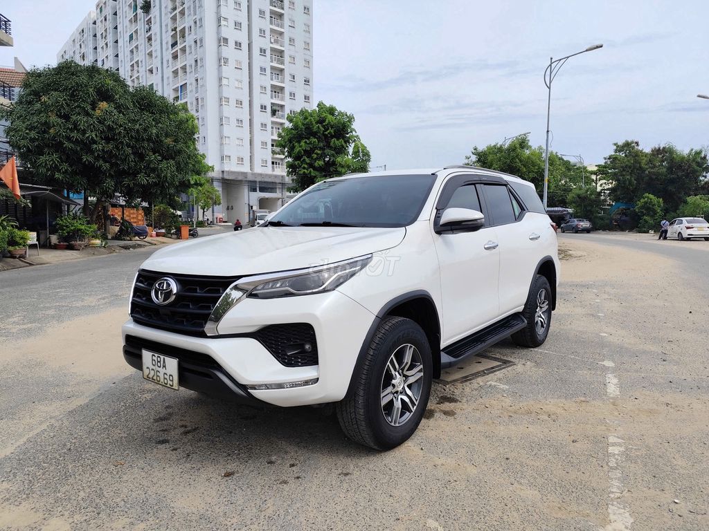 Toyota Fortuner 2022 2.4 4x2 AT - 91000 km