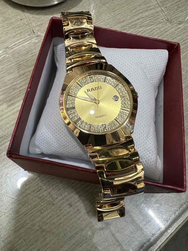 Đồng hồ Rado Kim loại Vàng Unisex. Mua bán Đồng hồ tại Quận Tân Phú Tp Hồ Chí Minh được đăng bởi Sang Nguyen hình 1