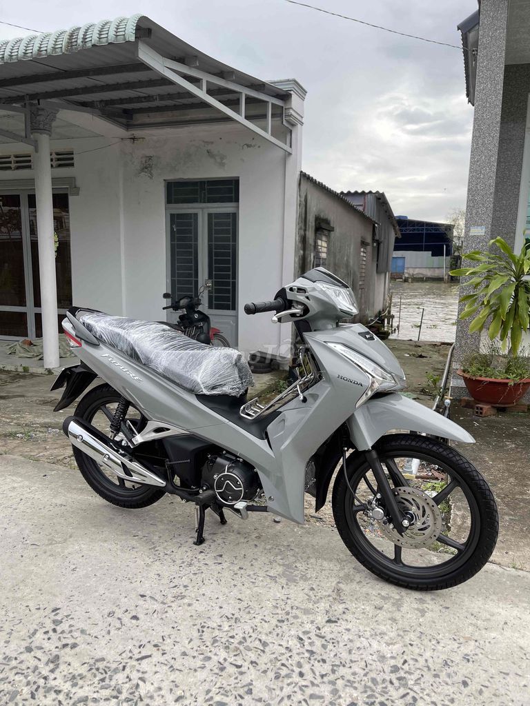 Cần Bán FuTuRe Đời Mới Màu Độ Hãng. Mua bán Xe máy tại Huyện Lai Vung Đồng Tháp được đăng bởi Trương Hữu Phát hình 3