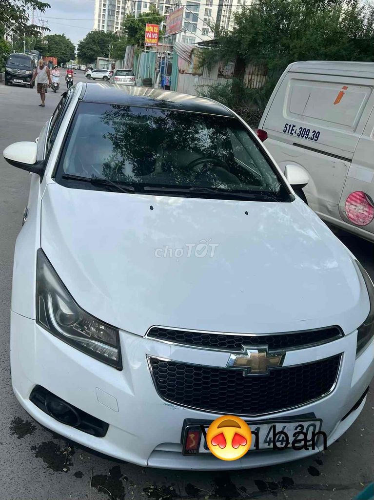 Белый Chevrolet Cruze LS