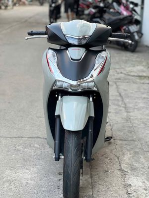 SH 125ABS, 2024, sơn nhựa, máy móc zin 100%, gtdd. Mua bán Xe máy tại Quận Cầu Giấy Hà Nội được đăng bởi E Hằng