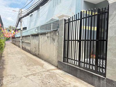 nhà mặt tiền, 2phòng ngủ, đừơng huỳnh tấn phát