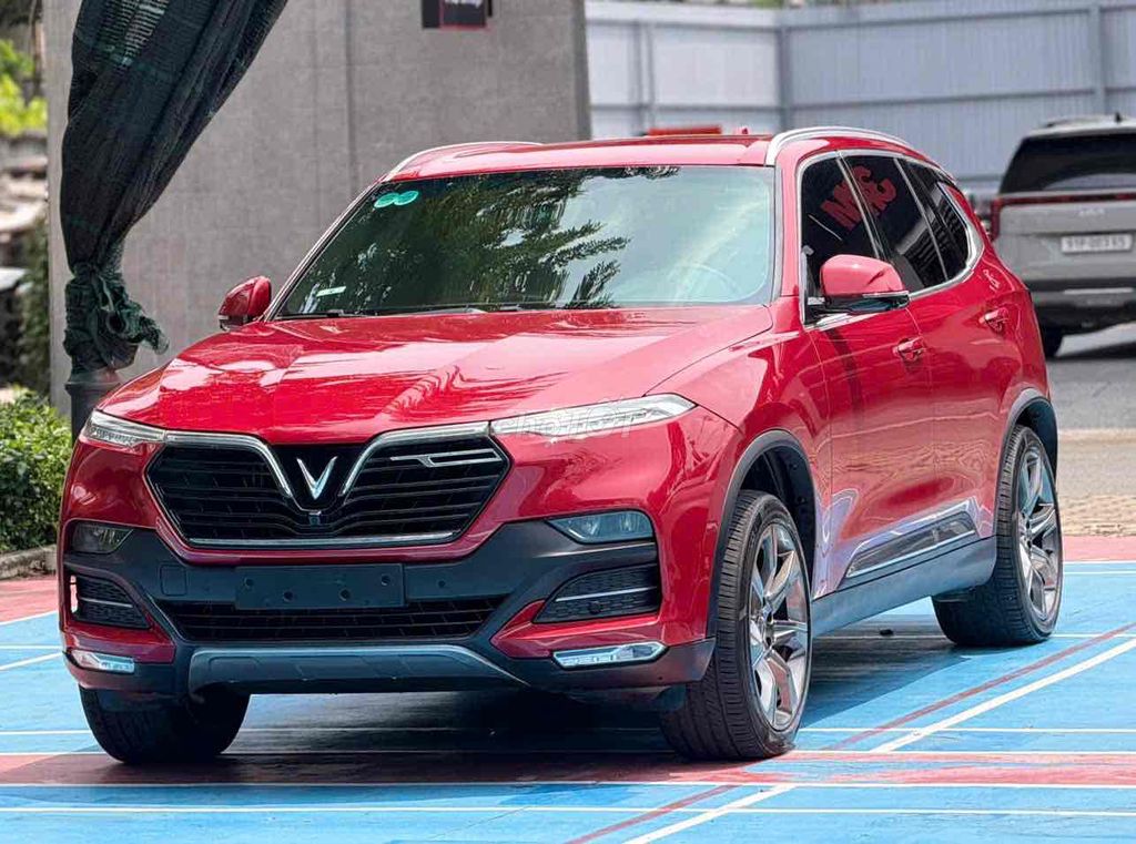 VinFast Lux SA 2.0 Турбо Премиум 2019 Красный 7-местный
