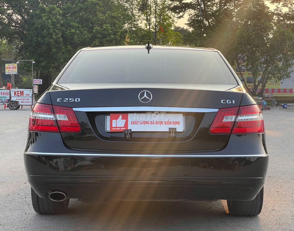 Mercedes Benz E Class 2010 E250 xe còn zin nhiều. Mua bán Ô tô tại Quận Thanh Xuân Hà Nội được đăng bởi Vạn Phát  Auto hình 10