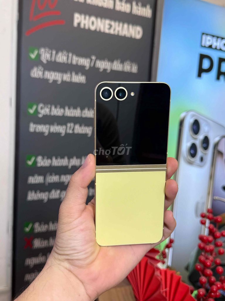 Samsung Galaxy Z Flip6 256GB Vàng. Mua bán Điện thoại tại Quận 3 Tp Hồ Chí Minh được đăng bởi 2 Hand STORE  hình 1