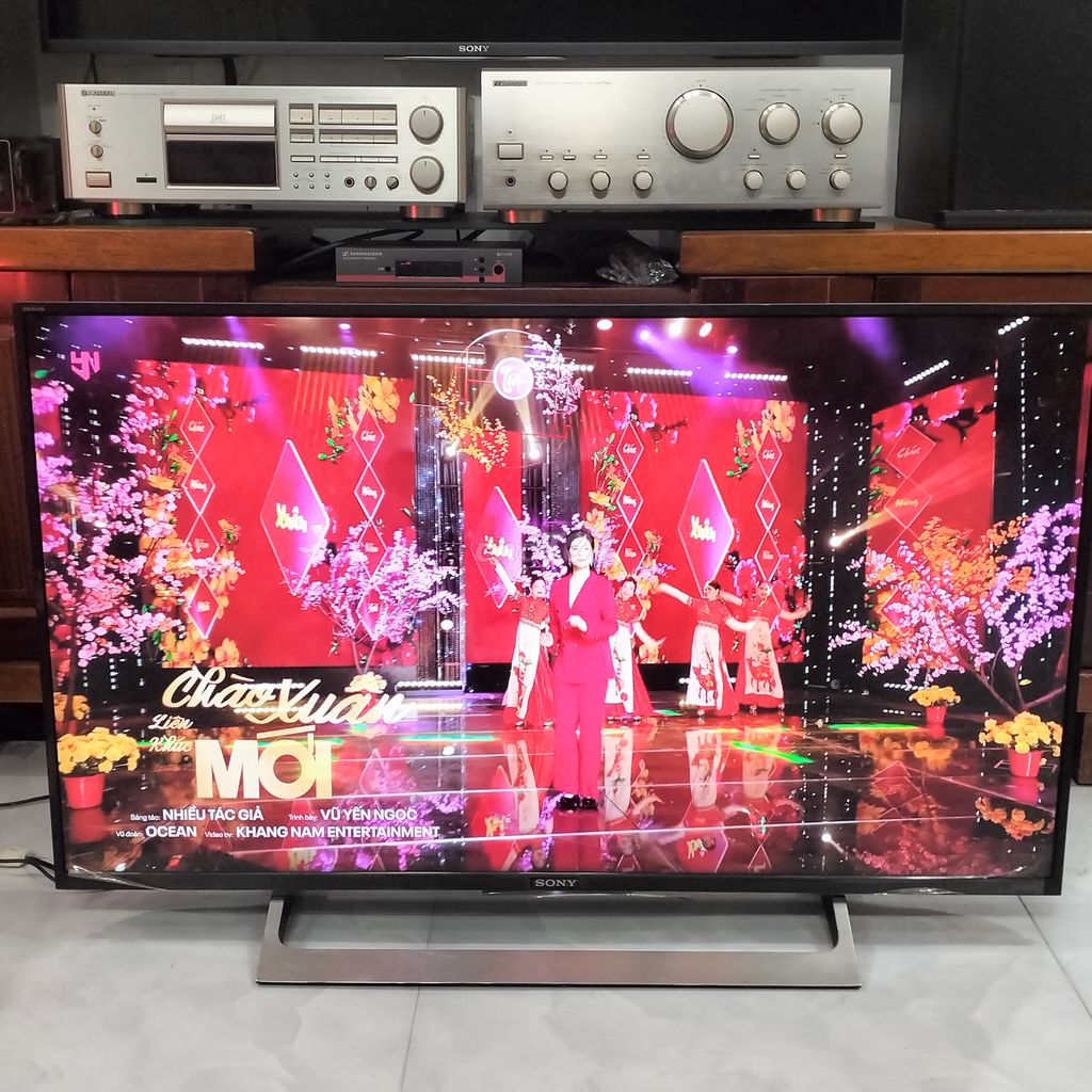 Bán TV Sony giọng nói 43x8000