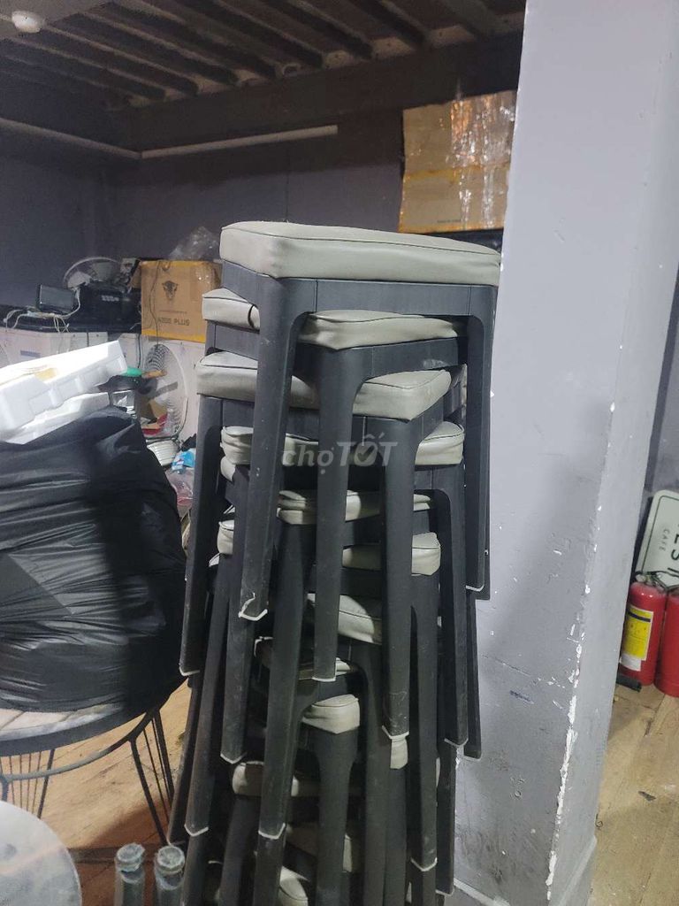 Ghế đẩu nhựa quán cafe có đệm