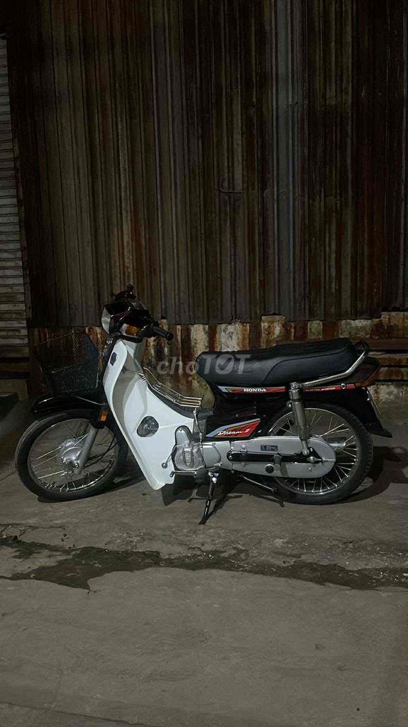 Honda Dream trắng đỏ, xe số. Mua bán Xe máy tại Quận Long Biên Hà Nội được đăng bởi Đình Sơn hình 4