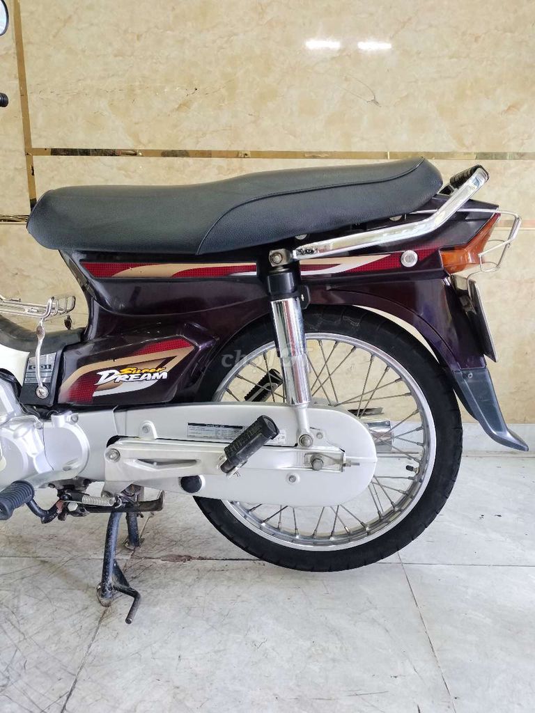 Honda Super Dream 100 2013, сладкий автомобиль Зин Нгуен